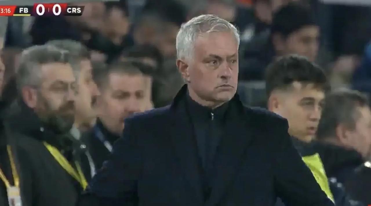 包含沃尔夫斯堡客场逆转，豪取三分的词条