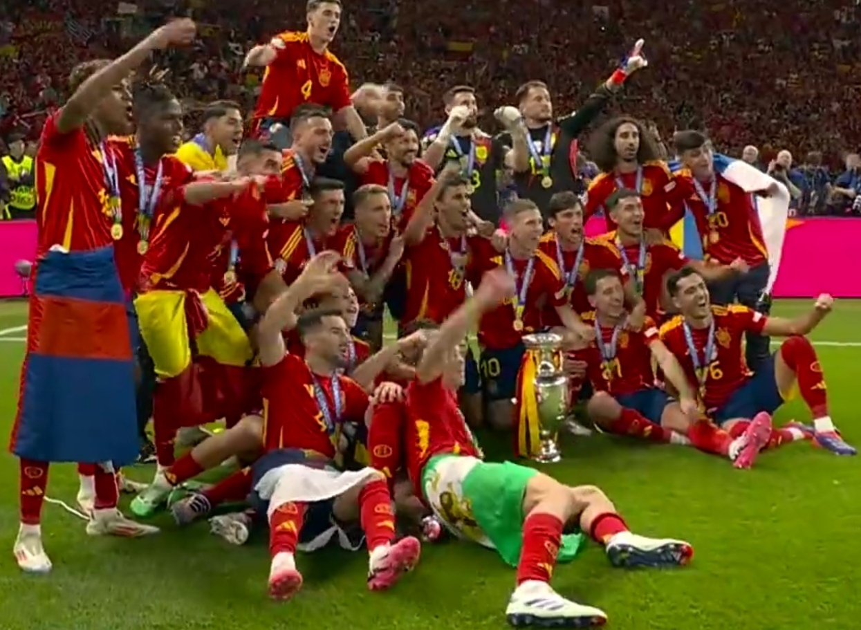 英格兰冠军杯赛场精彩继续，激烈对决即将开战的简单介绍