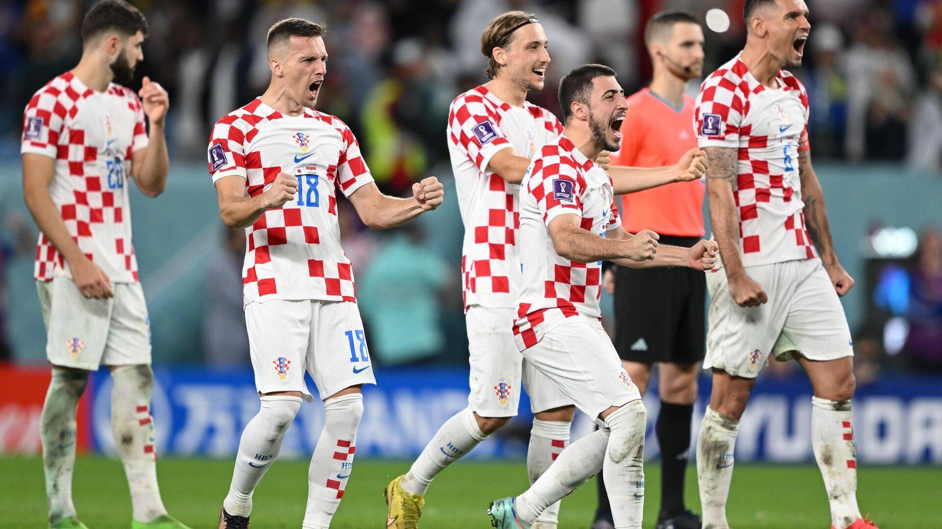 包含克罗地亚战胜英格兰，欧预赛小组出线形势一片光明的词条