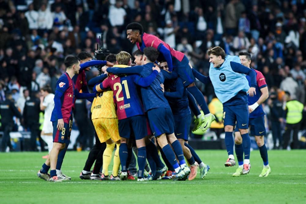 开云体育在线-包含西甲冠军之争悬念难解竞争激烈来势汹汹的词条