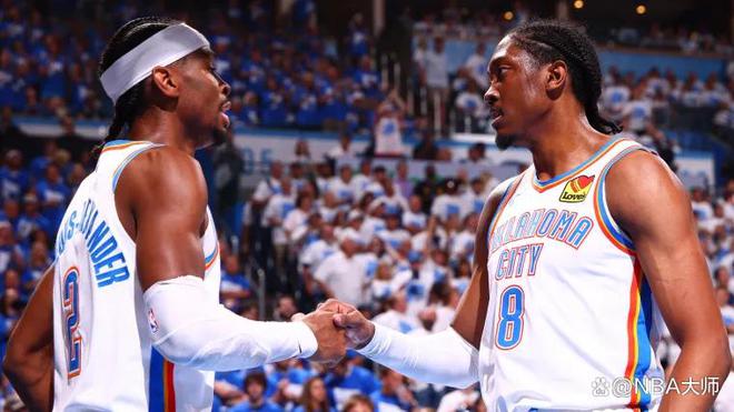 厄瓦尔主场逆转赢球,取得关键胜利 厄瓦尔主场逆转赢球,取得关键胜利