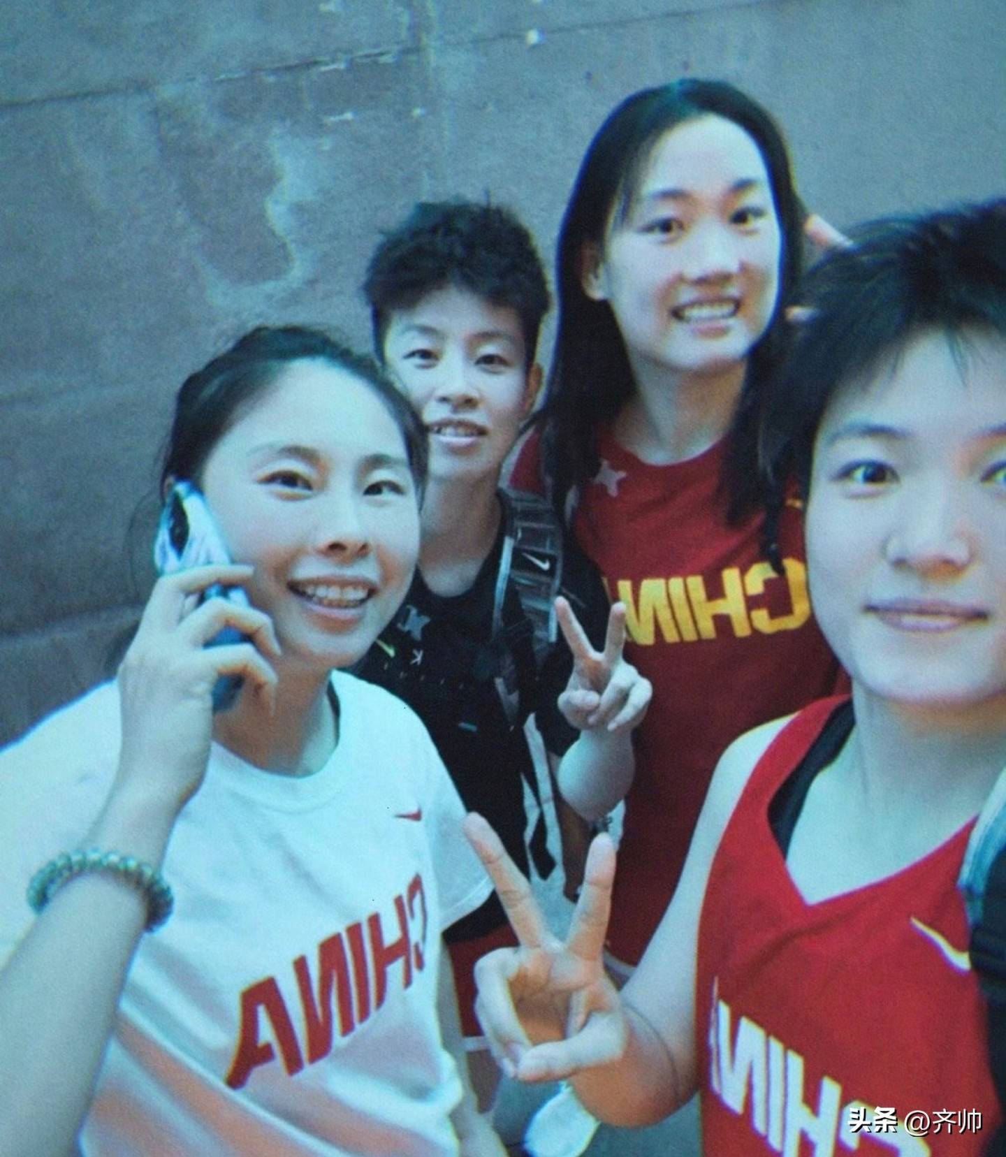 关于弗赖堡全队士气高涨，期待接连取胜的信息