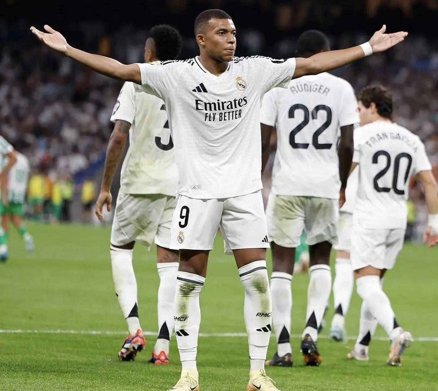 开云下载-包含皇马后防铁灵现身，稳固球队门前的词条