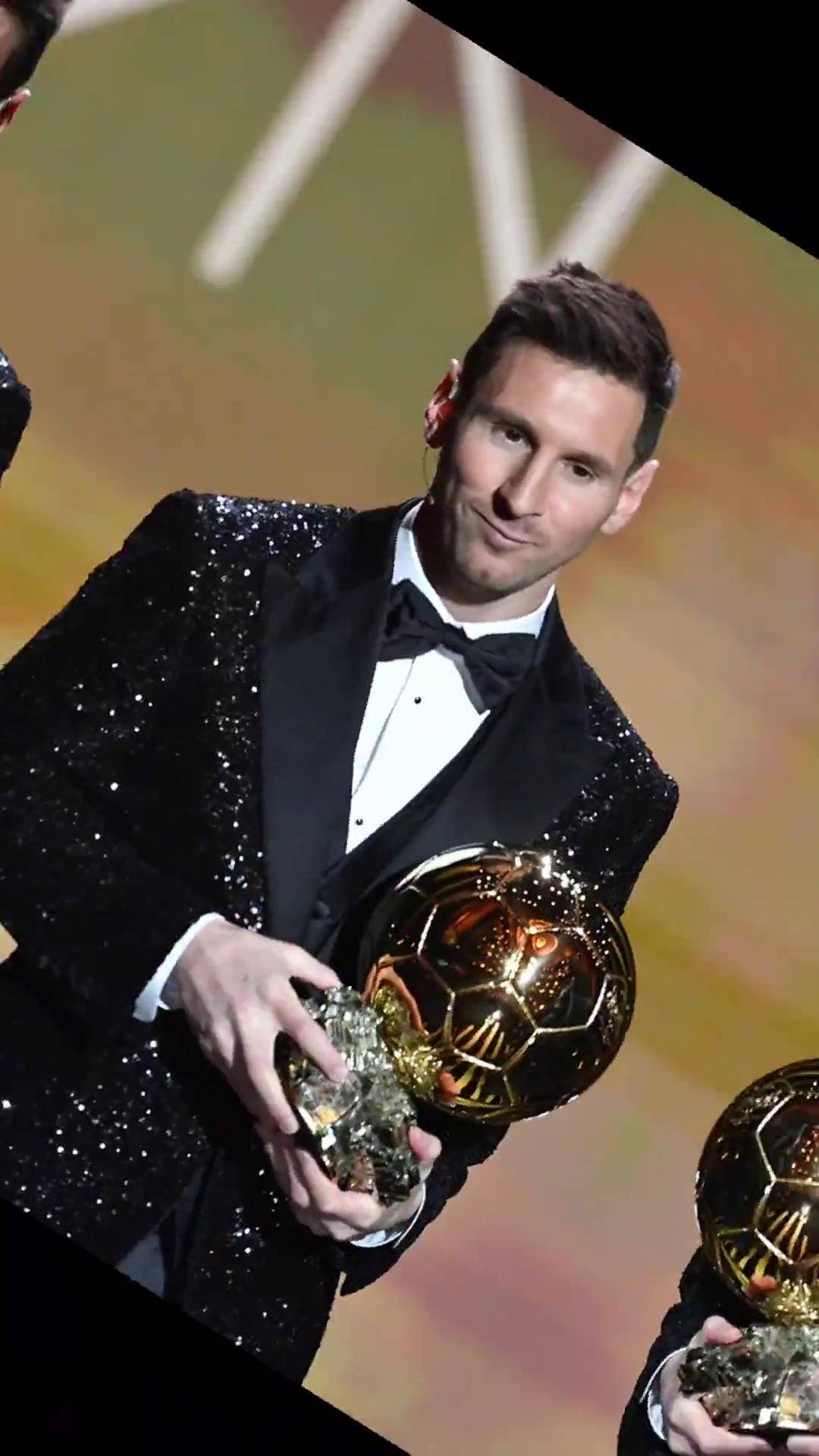 梅西赛后露笑容：巴黎比大胜拜仁