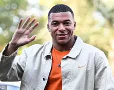 包含图卢兹球员齐心合力，全力以赴备战比赛的词条