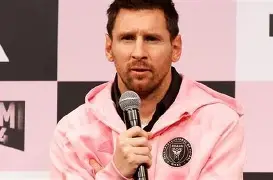 包含图卢兹球员齐心合力，全力以赴备战比赛的词条