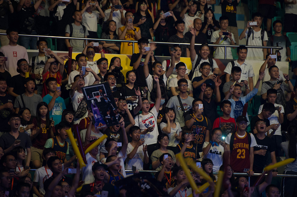 关于湖人队总决赛战罢庆祝活动引发热议的信息 关于湖人队总决赛战罢庆祝活动引发热议的信息