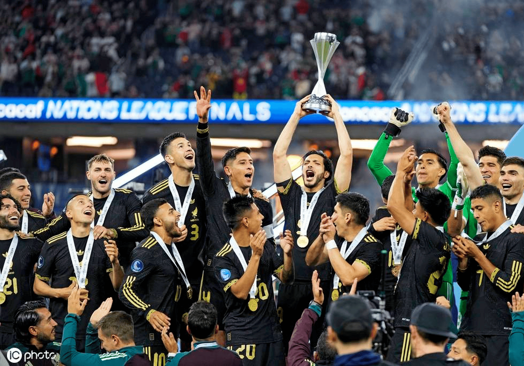 开云体育入口-墨西哥女足夺得胜利，稳坐季军争夺席位