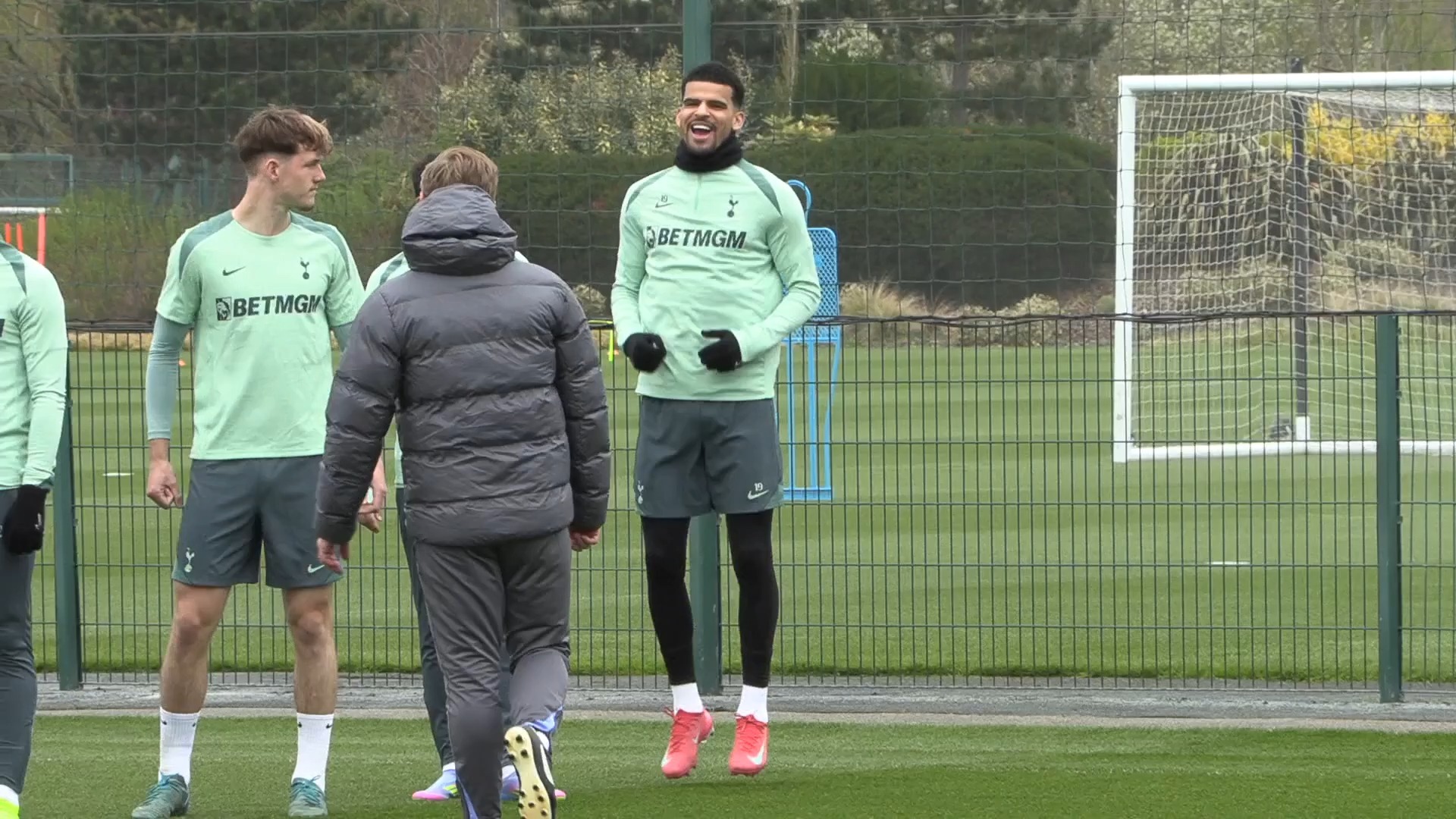 热刺备战斯旺西，全队情绪高涨