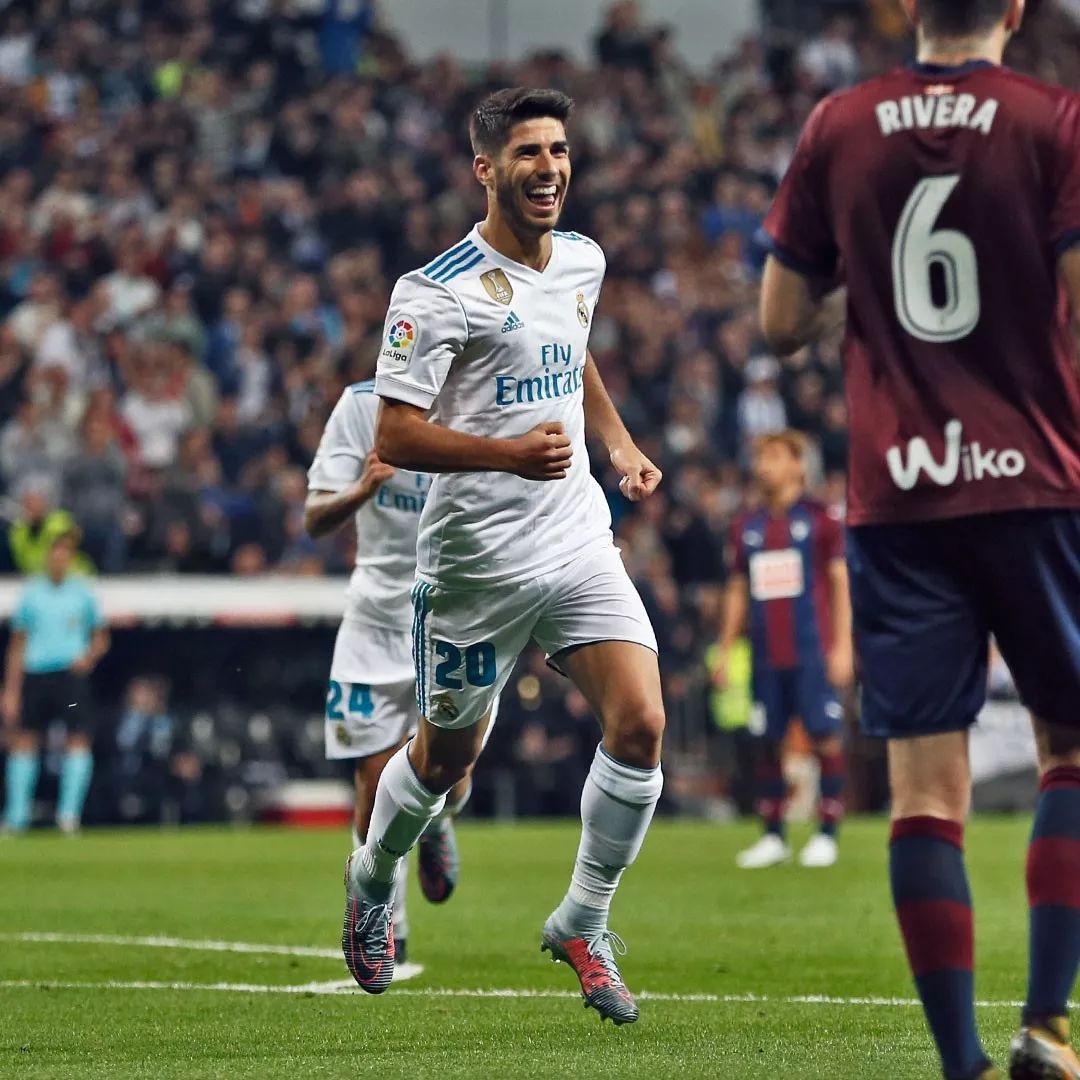 包含精湛的战术配合与球员默契，锦上添花的关键所在的词条