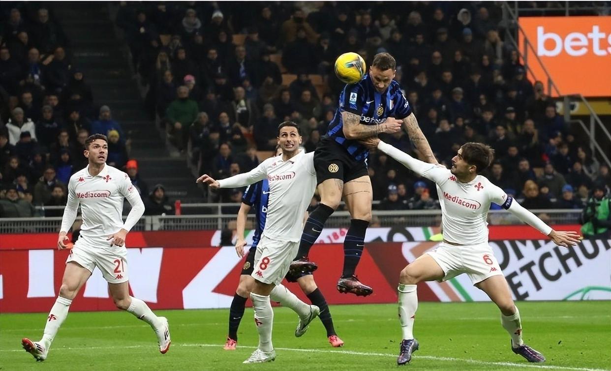 佛罗伦萨主场险胜,中场核心传球助攻频频远射 佛罗伦萨主场险胜,中场核心传球助攻频频远射