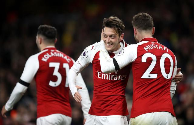 曼联客场大胜沃特福德，领跑积分榜位置更为稳固