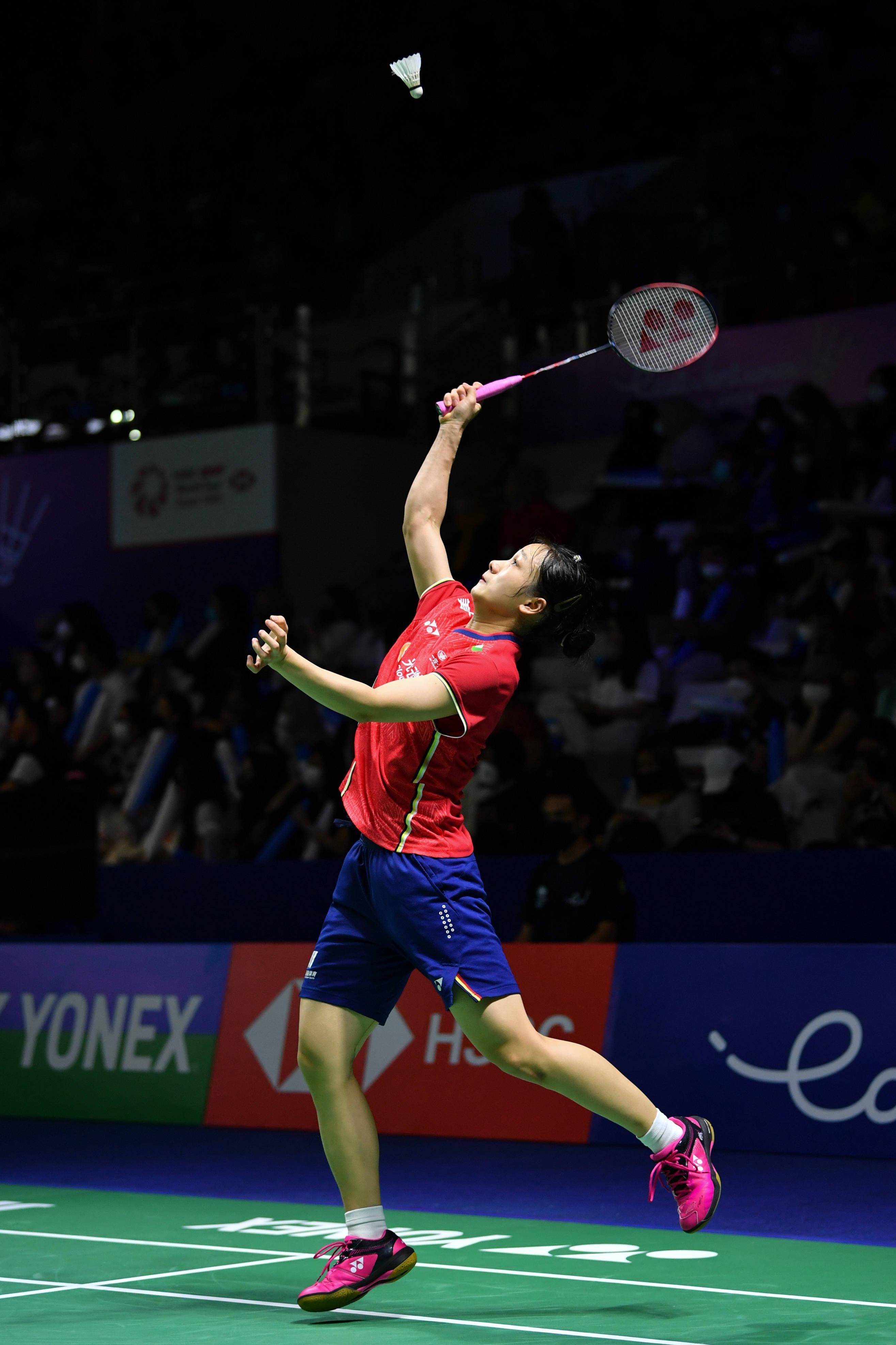 印尼女子羽毛球队技压群雄，夺得宝贵金牌