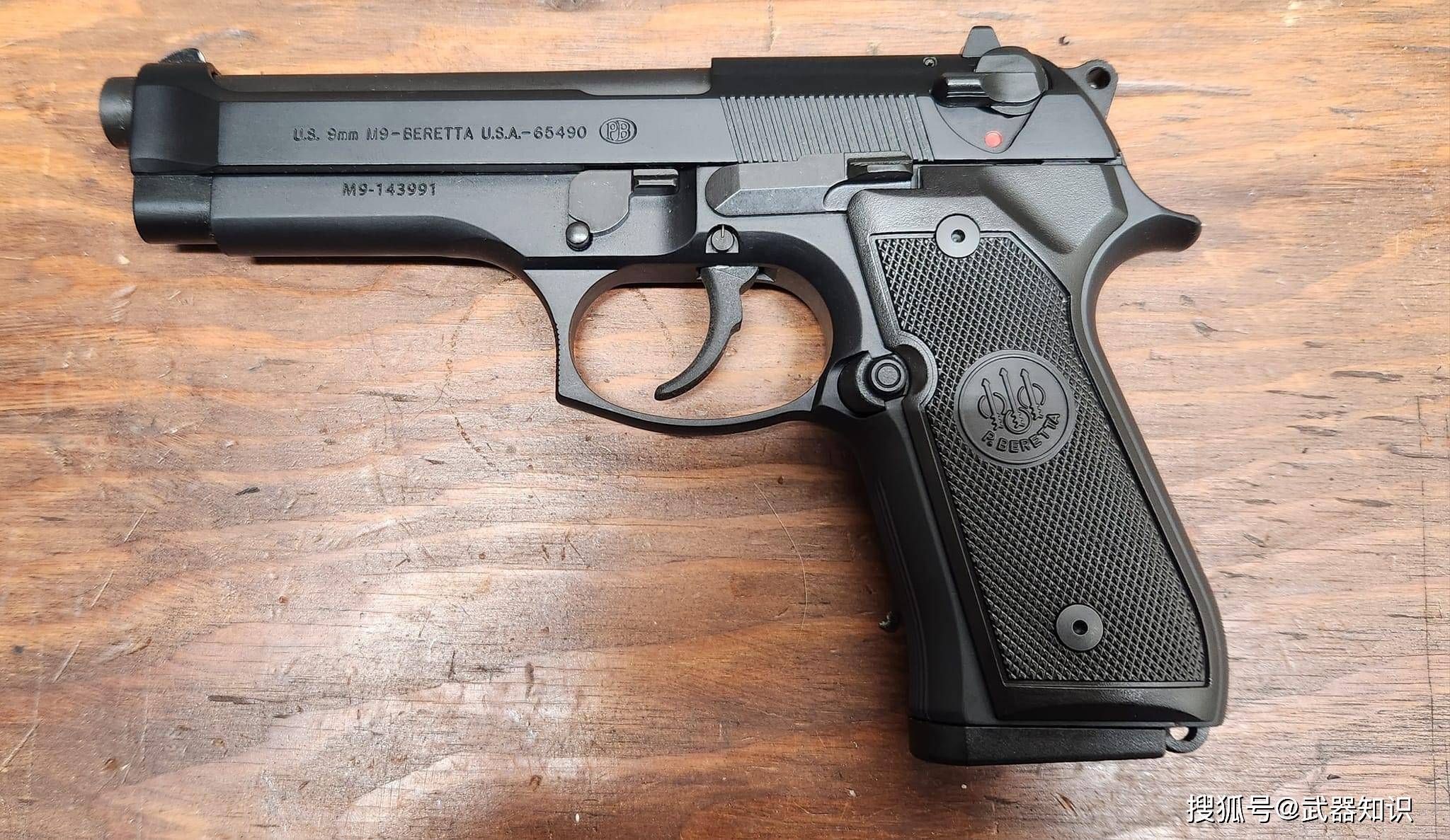 意大利选手在射击男子米步枪比赛中获胜