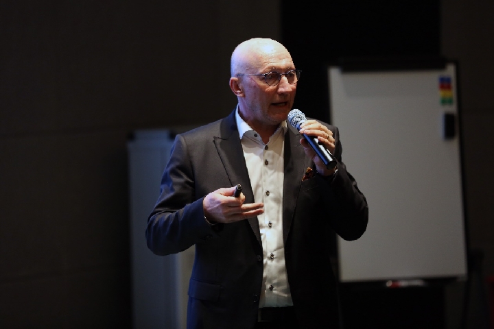 无解战术出炉专家团队再度掌控节奏的简单介绍