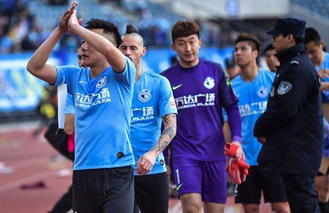 开云体育中国-包含大连一方客场不敌上海绿地申花，遭遇两连败的词条