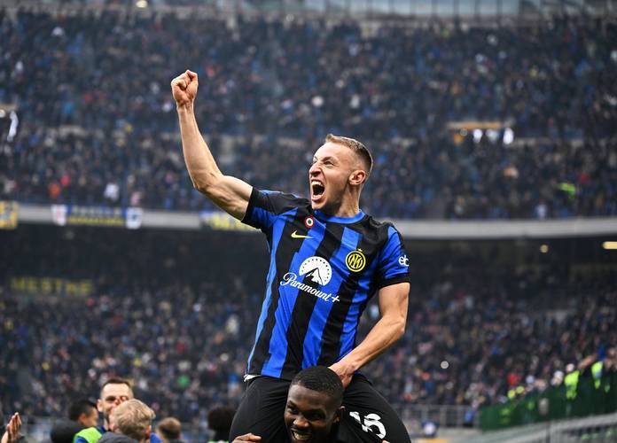 拉齐奥战胜取分，前锋快速冲刺突袭成功得分