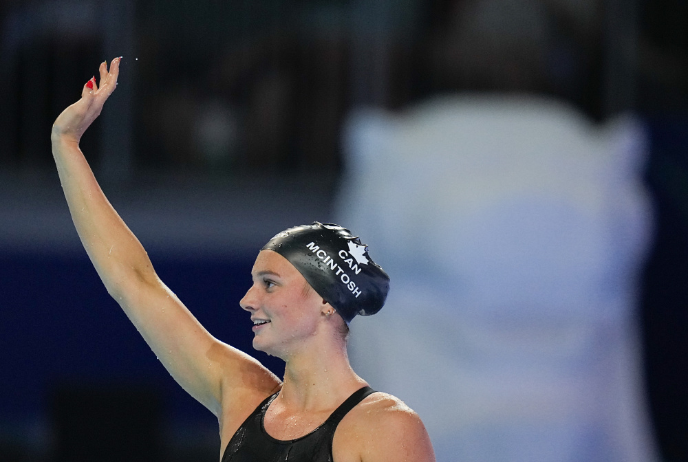 加拿大运动员在体操比赛中获得好成绩