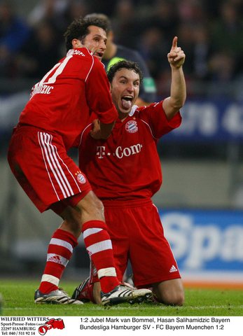 关于汉堡SV逆转战胜，逼近联赛冠军梦想的信息